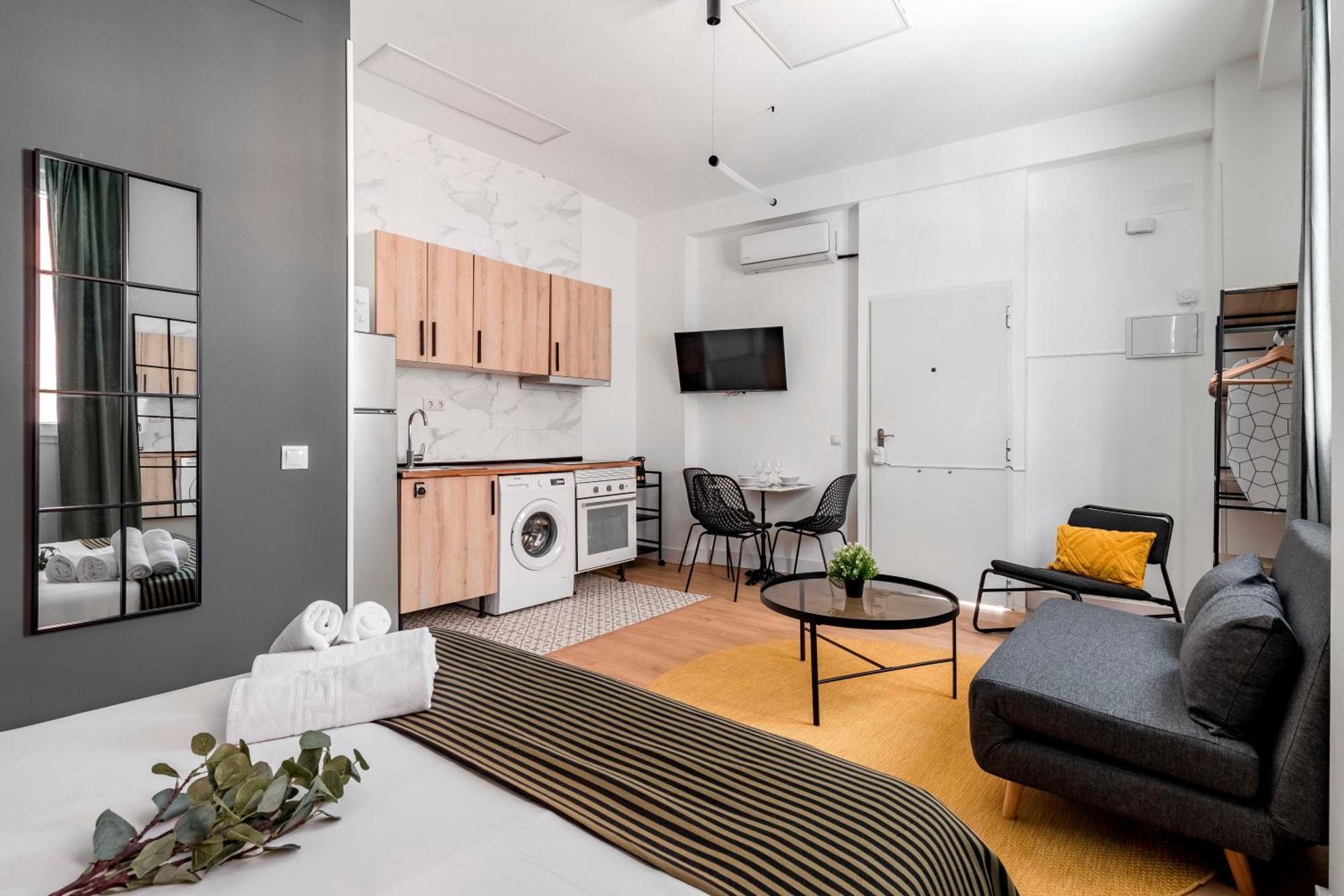 Charming Lucero Apartment Madrid Exterior photo